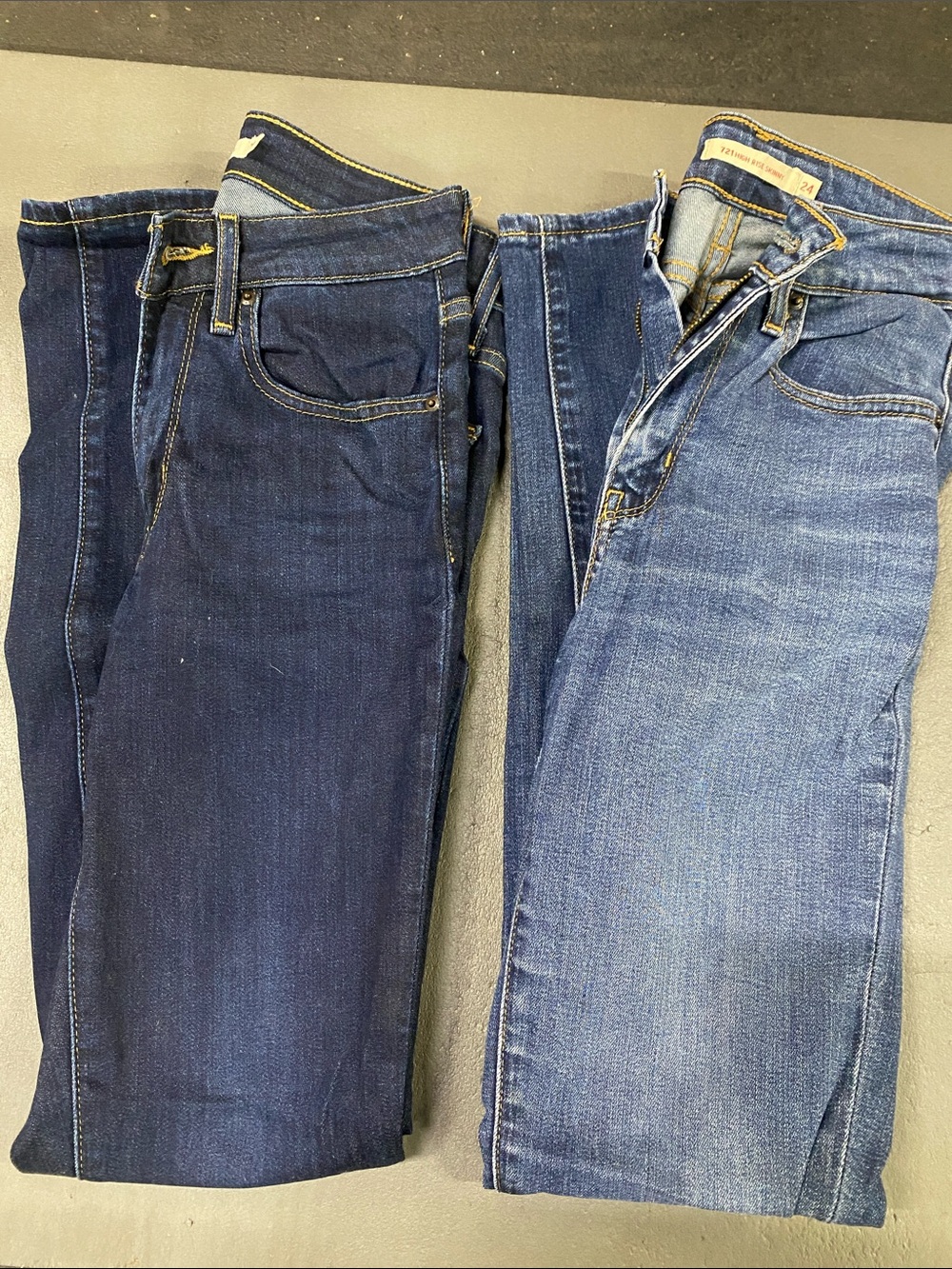 Levi's Women's Skinny Jeans in Dark Blue and Light Blue